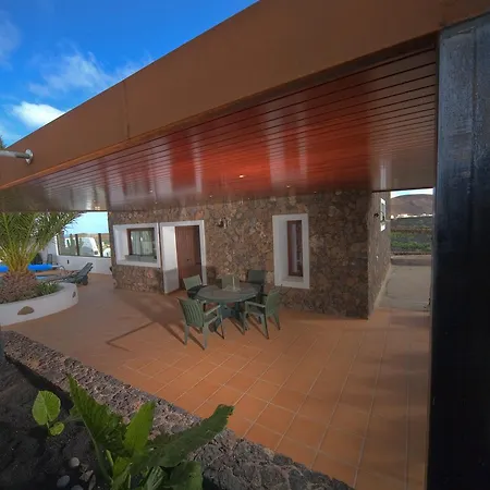 Timanfaya Villa Tinajo