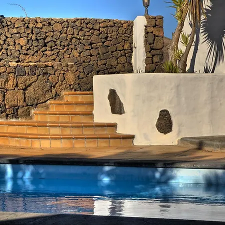 Timanfaya Villa *