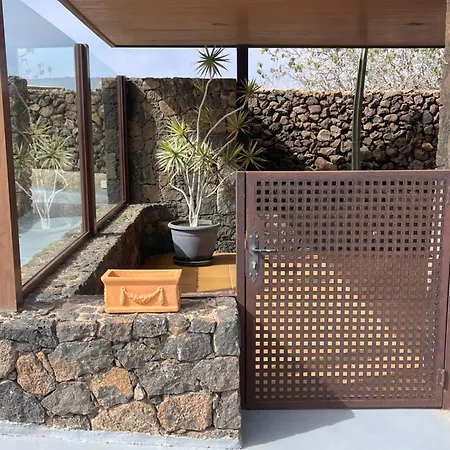 Timanfaya Villa